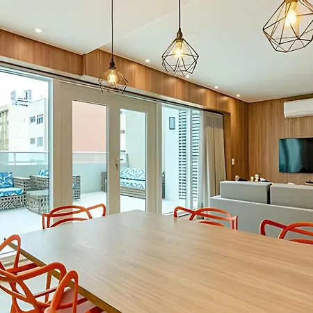 Duplex Incrível, 2 Quartos, varanda, 2 vagas Batel by UROOMS-3